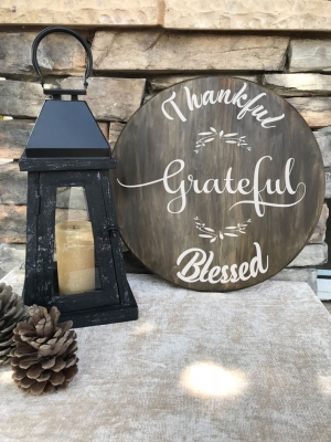 18Round-Thankful-Grateful-Blessed